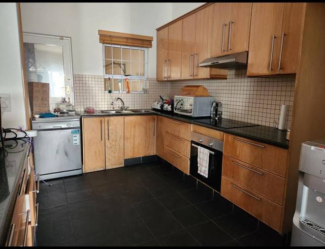 3 BEDROOM PROPERTY TO RENT IN GREEN POINT